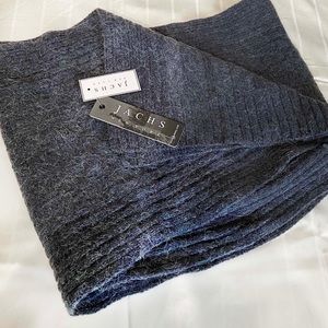 Jachs NY gray scarf NWT